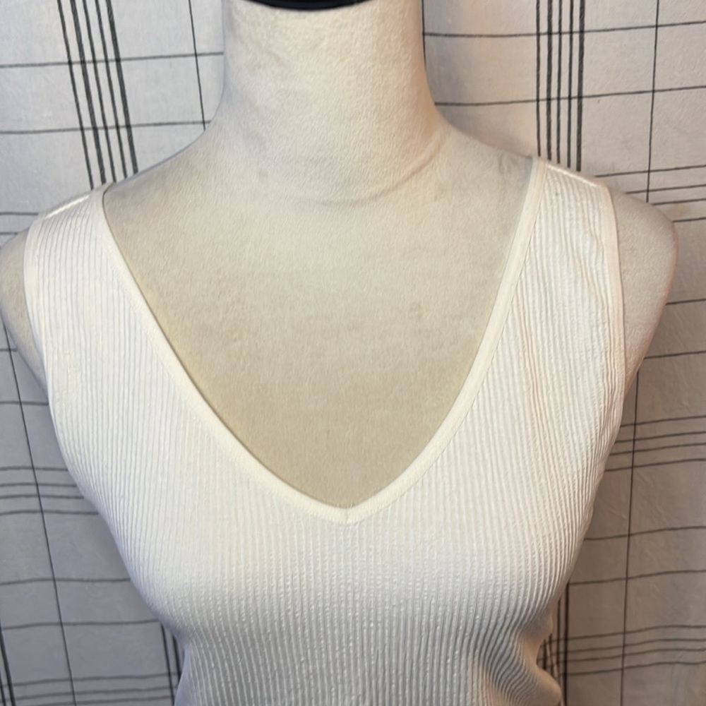 Old Navy Ribbed Tank - Picture 2 of 8